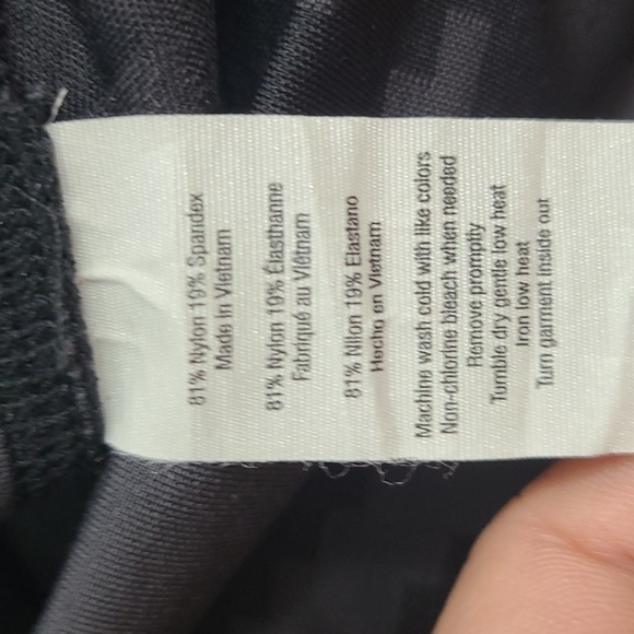 Alo Yoga High-Waisted "Goddess" Cropped Leggings | Black & Charcoal | Medium - Picture 8 of 8